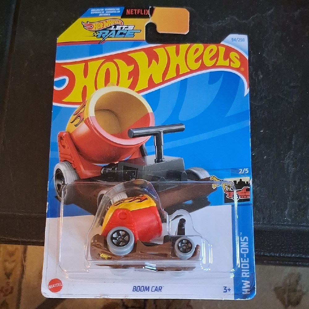 HOT WHEELS BOOM CAR